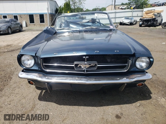 1965 Ford Mustang с VIN 5F08C604067, выставлен на аукционе Copart как лот 62315575 с пробегом 55 164 миль миль и Списание • Salvage title. История ставок и продаж доступна на DreamBid. Изображение 5.