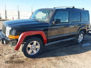 2006 Jeep Commander z VIN 1J8HH48N46C179520, wystawiony jako IAAI lot #41648362 z przebiegiem 355 215 mil mil oraz . Historia ofert i sprzedaży dostępna na DreamBid. Obrazek 2.
