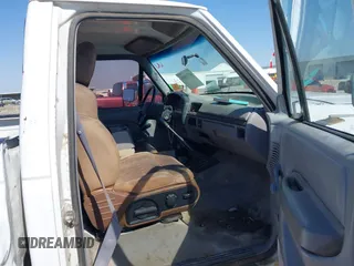 1995 Ford F-250 with VIN 1FTHF25F0SNB08859, listed as a IAAI auction lot 41783605 with 1 mi miles. Bid and sale history available at carsss.com. Image 5.