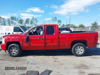2007 Chevrolet Silverado 1500 LT w/1LT with VIN 2GCEC19C671599730, listed as a IAAI auction lot 41640569 with 192,835 mi miles. Bid and sale history available at carsss.com. Image 14.