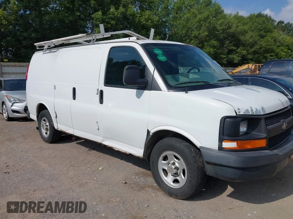 2005 Chevrolet Express Cargo z VIN 1GCFG15X351177337, wystawiony jako IAAI lot #42797099 z przebiegiem 213 881 mil mil oraz . Historia ofert i sprzedaży dostępna na DreamBid. Obrazek 1.