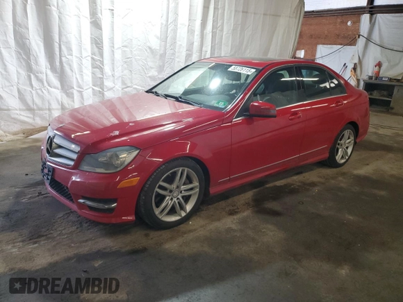 2013 Mercedes-Benz C 300 Sport z VIN WDDGF8AB6DR262303, wystawiony jako Copart lot #58726115 z przebiegiem 130 571 mil mil oraz Czysty tytuł • Clean title. Historia ofert i sprzedaży dostępna na DreamBid. Obrazek 1.