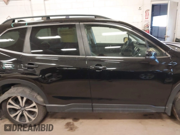 2021 Subaru Forester Limited with VIN JF2SKAUC6MH443923, listed as a IAAI auction lot 41814312 with 68,485 mi miles. Bid and sale history available at carsss.com. Image 14.