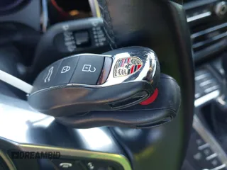 2019 Porsche Macan S с VIN WP1AB2A57KLB30457, выставлен на аукционе IAAI как лот 41434892 с пробегом 28 141 миль миль и . История ставок и продаж доступна на DreamBid. Изображение 11.