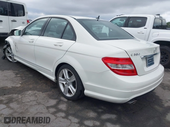 2011 Mercedes-Benz C 300 Sport с VIN WDDGF5EBXBR146530, выставлен на аукционе IAAI как лот 40389541 с пробегом 108 831 миль миль и . История ставок и продаж доступна на DreamBid. Изображение 3.