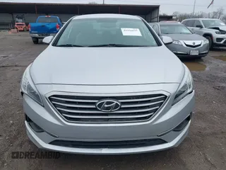 2016 Hyundai Sonata SE z VIN 5NPE24AF2GH392177, wystawiony jako IAAI lot #41956695 z przebiegiem 108 840 mil mil oraz . Historia ofert i sprzedaży dostępna na DreamBid. Obrazek 12.