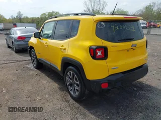 2017 Jeep Renegade Latitude z VIN ZACCJBBB7HPG40829, wystawiony jako IAAI lot #42065201 z przebiegiem 92 754 mil mil oraz . Historia ofert i sprzedaży dostępna na DreamBid. Obrazek 3.