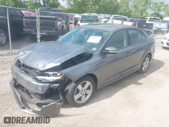 2012 Volkswagen Jetta TDI w/Premium & Nav с VIN 3VWLL7AJ1CM394756, выставлен на аукционе IAAI как лот 42378030 с пробегом 130 515 миль миль и . История ставок и продаж доступна на DreamBid. Изображение 18.