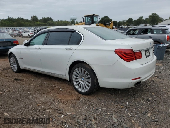 2012 BMW 7 Series 750Li xDrive z VIN WBAKC8C54CC434833, wystawiony jako Copart lot #69899284 z przebiegiem 110 959 mil mil oraz Szkoda całkowita • Salvage title. Historia ofert i sprzedaży dostępna na DreamBid. Obrazek 2.
