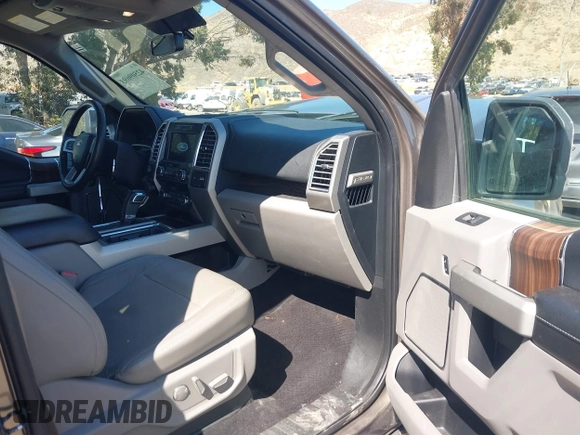 2016 Ford F-150 XL z VIN 1FTEW1CP3GKF33011, wystawiony jako IAAI lot #42509693 z przebiegiem 44 960 mil mil oraz . Historia ofert i sprzedaży dostępna na DreamBid. Obrazek 5.
