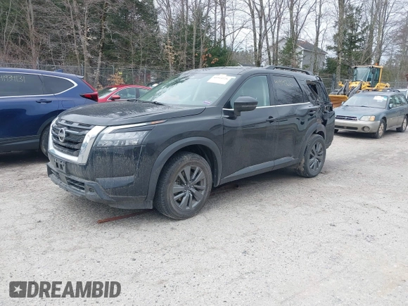 2023 Nissan Pathfinder SV z VIN 5N1DR3BC1PC245412, wystawiony jako IAAI lot #41914226 z przebiegiem 47 795 mil mil oraz . Historia ofert i sprzedaży dostępna na DreamBid. Obrazek 2.