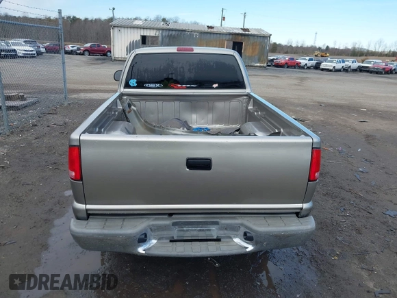 2002 Chevrolet S-10 LS with VIN 1GCCS19W128174992, listed as a IAAI auction lot 41739237 with Not Provided miles. Bid and sale history available at carsss.com. Image 17.