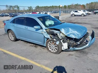 2013 Chrysler 200 Touring with VIN 1C3CCBBB5DN513479, listed as a IAAI auction lot 41760879 with 118,372 mi miles. Bid and sale history available at carsss.com. Image 1.