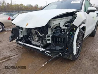 2023 Porsche Cayenne z VIN WP1AA2AY1PDA09213, wystawiony jako IAAI lot #40795024 z przebiegiem 22 522 mil mil oraz . Historia ofert i sprzedaży dostępna na DreamBid. Obrazek 21.