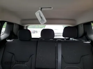 2022 Jeep Renegade Latitude with VIN ZACNJDB12NPN70337, listed as a Copart auction lot 59698525 with 45,255 mi miles and Salvage title. Bid and sale history available at DreamBid. Image 10.