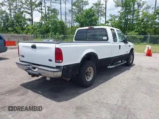 2002 Ford F-250 XL with VIN 1FTNX20F42EC60263, listed as a IAAI auction lot 42362238 with 162,068 mi miles and . Bid and sale history available at DreamBid. Image 4.