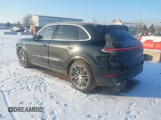 2024 Porsche Cayenne z VIN WP1AA2AY3RDA03125, wystawiony jako IAAI lot #41541684 z przebiegiem 32 813 mil mil oraz . Historia ofert i sprzedaży dostępna na DreamBid. Obrazek 3.