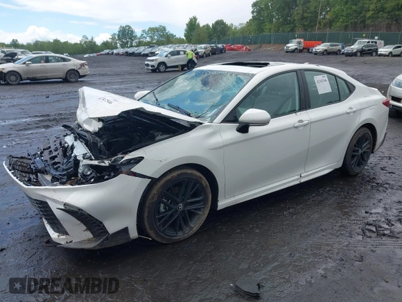 2025 Toyota Camry LE z VIN 4T1DAACK3SU065224, wystawiony jako IAAI lot #42341546 z przebiegiem 3 186 mil mil oraz . Historia ofert i sprzedaży dostępna na DreamBid. Obrazek 2.