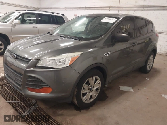 2013 Ford Escape S with VIN 1FMCU0F78DUA33201, listed as a IAAI auction lot 41958763 with 188,533 mi miles. Bid and sale history available at carsss.com. Image 2.