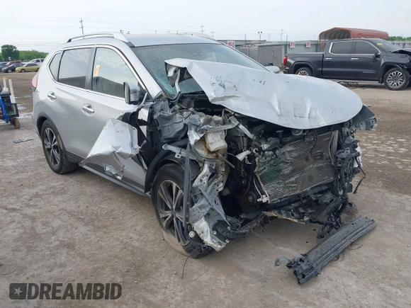 2020 Nissan Rogue SV z VIN JN8AT2MT2LW017772, wystawiony jako IAAI lot #42035440 z przebiegiem 47 503 mil mil oraz . Historia ofert i sprzedaży dostępna na DreamBid. Obrazek 1.