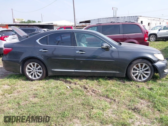 2011 Lexus LS 460 z VIN JTHCL5EF8B5011217, wystawiony jako IAAI lot #41941389 z przebiegiem Nie podano mil oraz . Historia ofert i sprzedaży dostępna na DreamBid. Obrazek 13.