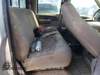 2000 Ford F-350 XL with VIN 1FTSW31F2YED14050, listed as a Copart auction lot 45839055 with 302,831 mi miles and Non Repairable. Bid and sale history available at DreamBid. Image 10.
