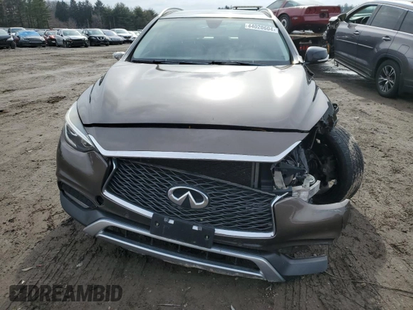 2017 Infiniti QX30 Luxury with VIN SJKCH5CRXHA016187, listed as a Copart auction lot 44020604 with 89,105 mi miles. Bid and sale history available at carsss.com. Image 5.