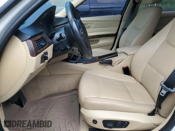 2006 BMW 3 Series 325i with VIN WBAVB13536KX66909, listed as a Copart auction lot 60811385 with 170,270 mi miles and Salvage title. Bid and sale history available at DreamBid. Image 7.