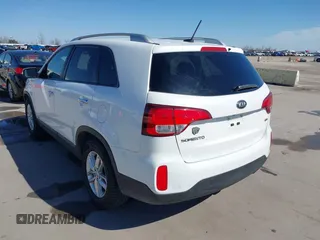 2014 Kia Sorento LX with VIN 5XYKTDA73EG471659, listed as a IAAI auction lot 41704991 with 118,617 mi miles. Bid and sale history available at carsss.com. Image 3.