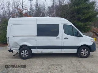 2021 Mercedes-Benz Sprinter Cargo Cargo with VIN W1Y40BHY3MT044744, listed as a IAAI auction lot 41865979 with 139,836 mi miles and . Bid and sale history available at DreamBid. Image 14.