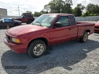 1997 GMC Sonoma SLS with VIN 1GTCS19XXV8522494, listed as a Copart auction lot 70572194 with 187,582 mi miles and Salvage Title. Bid and sale history available at carsss.com. Image 1.