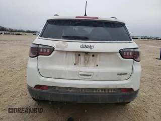 2022 Jeep Compass Latitude with VIN 3C4NJCBB3NT119450, listed as a Copart auction lot 45893475 with 18,004 mi miles and Salvage Title. Bid and sale history available at carsss.com. Image 6.