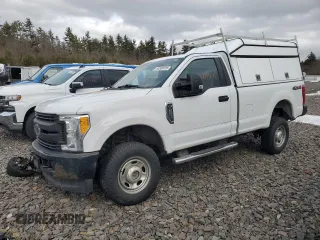 2017 Ford Super Duty F-250 SRW XLT with VIN 1FTBF2B60HEC88184, listed as a Copart auction lot 44569105 with 124,583 mi miles and Salvage Title. Bid and sale history available at carsss.com. Image 1.