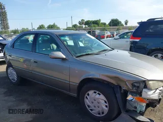 1997 Toyota Camry LE z VIN 4T1BF22K1VU025776, wystawiony jako IAAI lot #42270137 z przebiegiem 168 299 mil mil oraz . Historia ofert i sprzedaży dostępna na DreamBid. Obrazek 14.