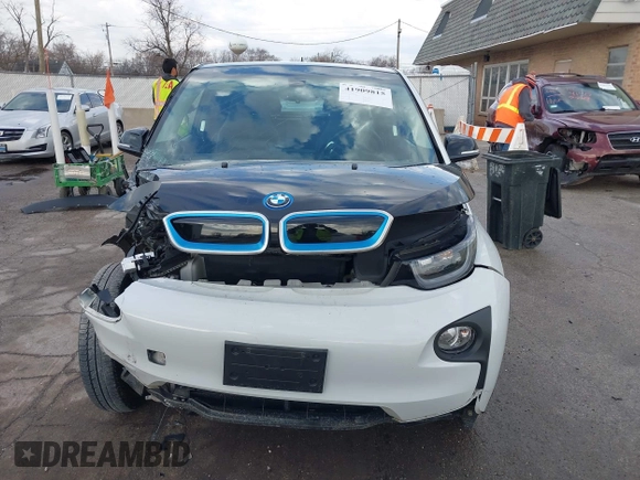 2016 BMW i3 z VIN WBY1Z2C57GV556766, wystawiony jako IAAI lot #41909815 z przebiegiem 51 291 mil mil oraz . Historia ofert i sprzedaży dostępna na DreamBid. Obrazek 13.