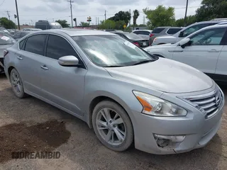 2015 Nissan Altima S with VIN 1N4AL3AP4FC581542, listed as a IAAI auction lot 42144435 with 147,698 mi miles and . Bid and sale history available at DreamBid. Image 1.