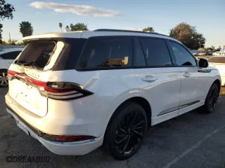 2024 Lincoln Aviator Reserve with VIN 5LM5J7XC2RGL06867, listed as a Copart auction lot 81133144 with 1,586 mi miles and Salvage Title. Bid and sale history available at carsss.com. Image 3.