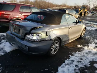 2009 BMW 1 Series 128i with VIN WBAUN13569VH80991, listed as a Copart auction lot 43225685 with 104,652 mi miles and Salvage Title. Bid and sale history available at DreamBid. Image 3.