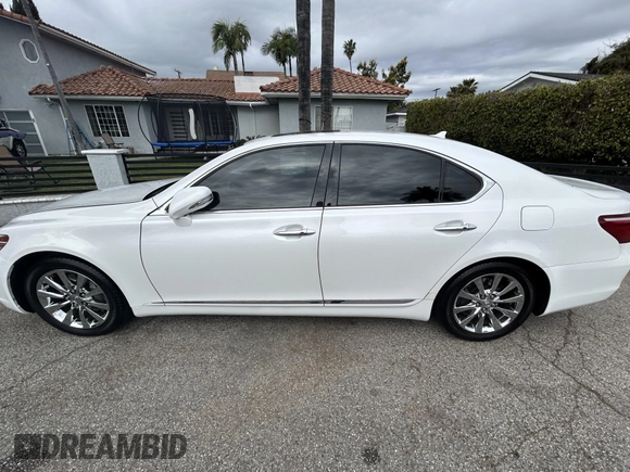 2012 Lexus LS 460 z VIN JTHBL5EF0C5109820, wystawiony jako IAAI lot #41795530 z przebiegiem 66 289 mil mil oraz . Historia ofert i sprzedaży dostępna na DreamBid. Obrazek 13.