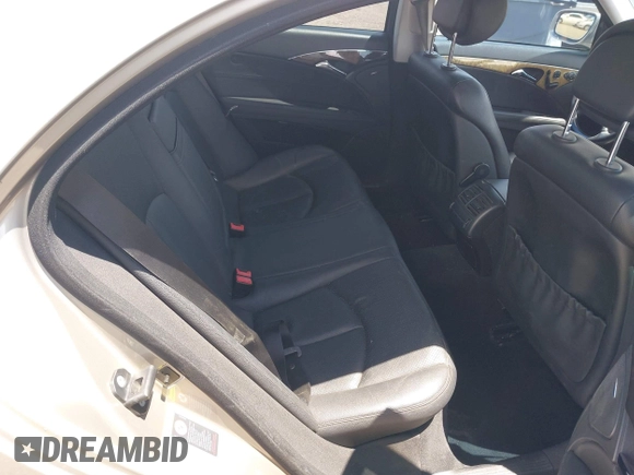 2007 Mercedes-Benz E 350 z VIN WDBUF56X57A995752, wystawiony jako IAAI lot #42249560 z przebiegiem 215 477 mil mil oraz . Historia ofert i sprzedaży dostępna na DreamBid. Obrazek 8.