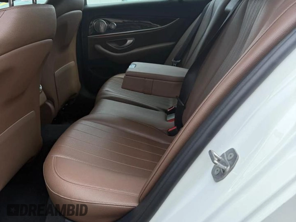 2017 Mercedes-Benz E 300 Luxury with VIN WDDZF4KB1HA058612, listed as a Copart auction lot 62069435 with 160,626 mi miles and Clean title. Bid and sale history available at DreamBid. Image 8.