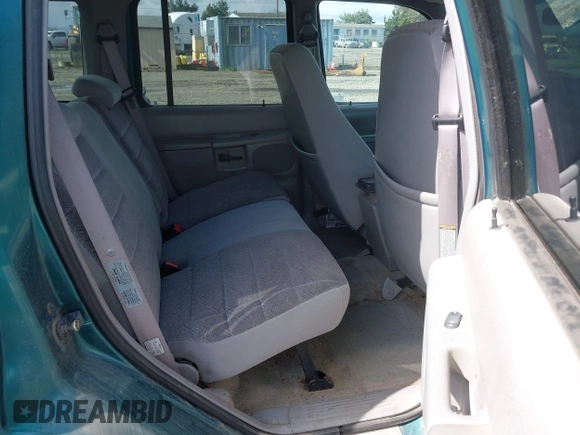 1998 Ford Explorer XL z VIN 1FMZU34E9WZA08004, wystawiony jako IAAI lot #41899669 z przebiegiem 209 832 mil mil oraz . Historia ofert i sprzedaży dostępna na DreamBid. Obrazek 8.