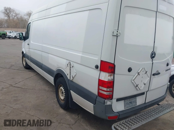 2011 Mercedes-Benz Sprinter Cargo with VIN WD3PE8CB4B5565573, listed as a IAAI auction lot 41821984 with 306,841 mi miles. Bid and sale history available at carsss.com. Image 3.