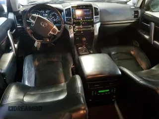 2013 Toyota Land Cruiser z VIN JTMHY7AJ7D4009899, wystawiony jako Copart lot #56848645 z przebiegiem 203 129 mil mil oraz Tytuł czysty. Historia ofert i sprzedaży dostępna na DreamBid. Obrazek 8.