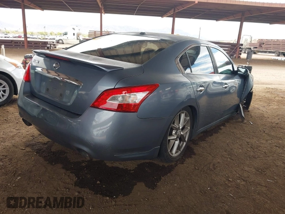 2010 Nissan Maxima S z VIN 1N4AA5AP9AC845087, wystawiony jako IAAI lot #41916323 z przebiegiem 212 475 mil mil oraz . Historia ofert i sprzedaży dostępna na DreamBid. Obrazek 4.