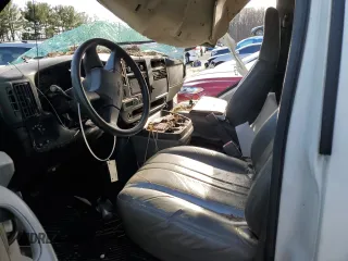 2006 GMC Savana z VIN 1GTHG392961133086, wystawiony jako Copart lot #47262945 z przebiegiem Nie podano mil oraz Szkoda całkowita • Salvage title. Historia ofert i sprzedaży dostępna na DreamBid. Obrazek 7.