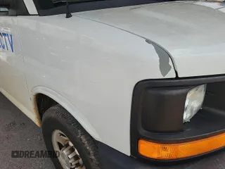2012 Chevrolet Express Cargo z VIN 1GCWGFCA7C1181979, wystawiony jako IAAI lot #42561558 z przebiegiem 216 360 mil mil oraz . Historia ofert i sprzedaży dostępna na DreamBid. Obrazek 1.