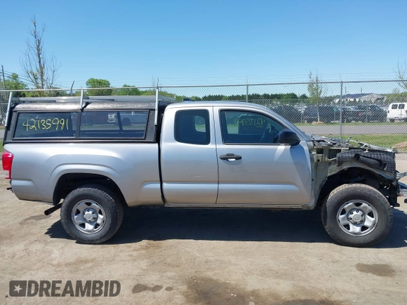 2017 Toyota Tacoma SR z VIN 5TFSX5EN0HX048395, wystawiony jako IAAI lot #42135991 z przebiegiem 241 282 mil mil oraz . Historia ofert i sprzedaży dostępna na DreamBid. Obrazek 14.