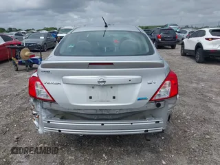 2016 Nissan Versa S z VIN 3N1CN7AP8GL883199, wystawiony jako IAAI lot #42005328 z przebiegiem 40 659 mil mil oraz . Historia ofert i sprzedaży dostępna na DreamBid. Obrazek 6.