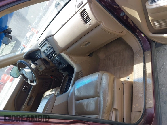 2007 Honda Pilot EX-L with VIN 5FNYF18587B021312, listed as a IAAI auction lot 41801006 with 261,842 mi miles. Bid and sale history available at carsss.com. Image 5.